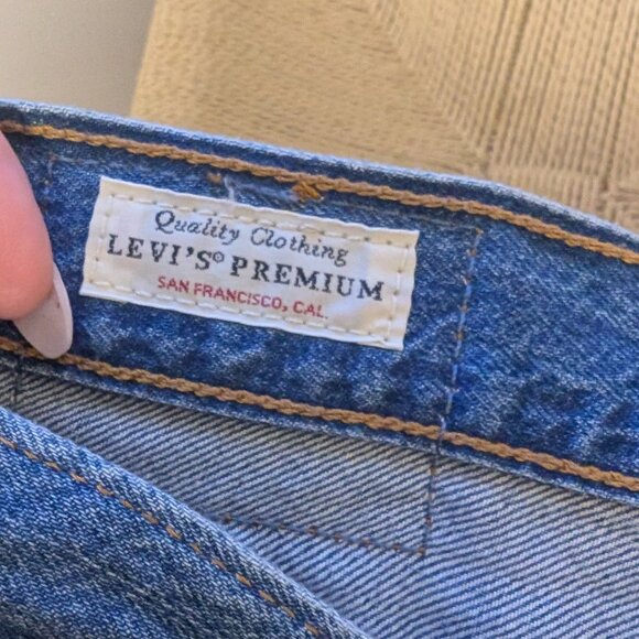 Vintage Levi 501's Distressed - Picture 2 of 5